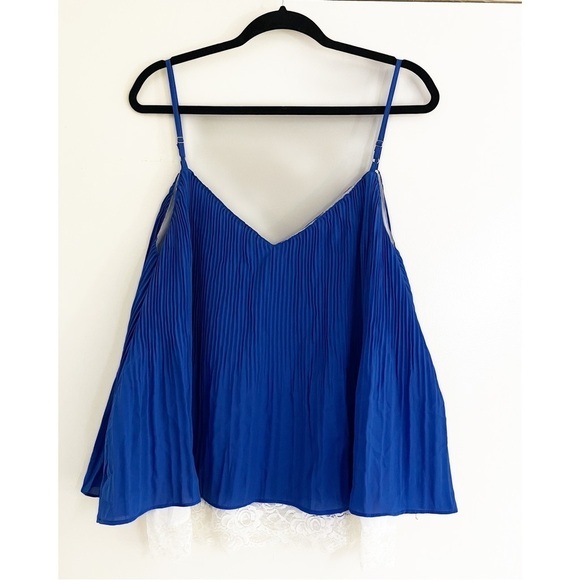 ✨NEW!✨ TCEC Women’s Blue Ruffle Tank - Large - Picture 3 of 8